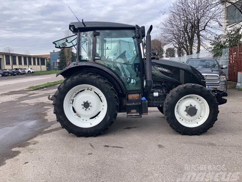 Valtra A104MH Tractores