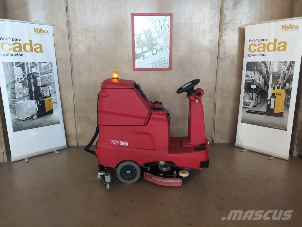 RCM GIGA Scrubber dryers