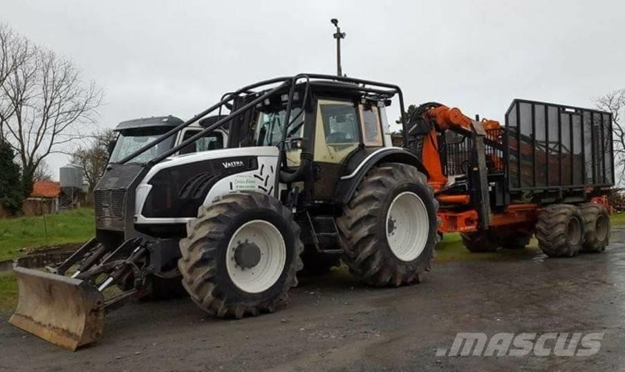 Valtra T 173 HITECH Tractor forestal