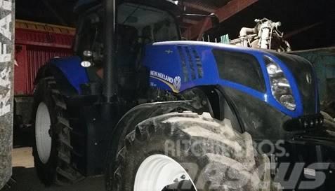 New Holland T 8.300 AC Tractores