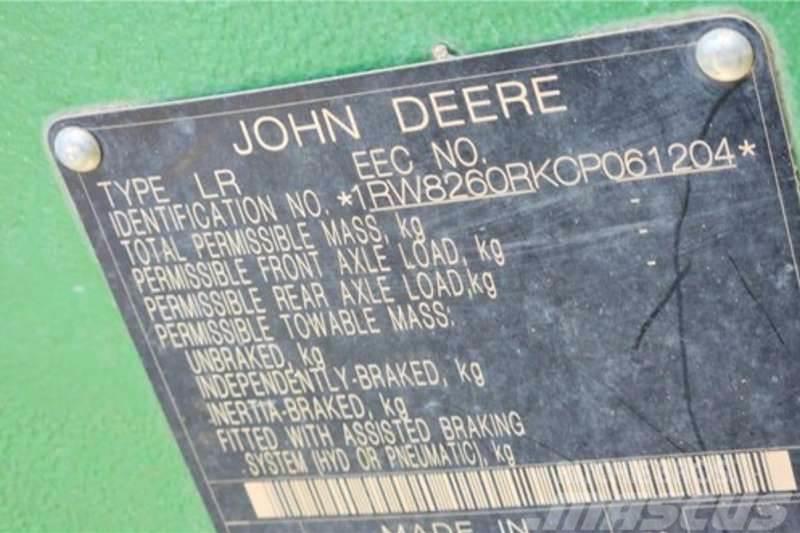 John Deere 8260R Tractores