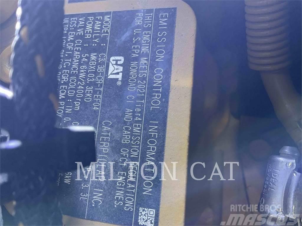 CAT 242D3 Minicargadoras