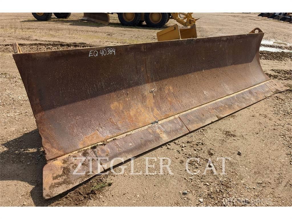 CAT D8T TRACK TYPE TRACTOR ANGLE BLADE Cuchillas