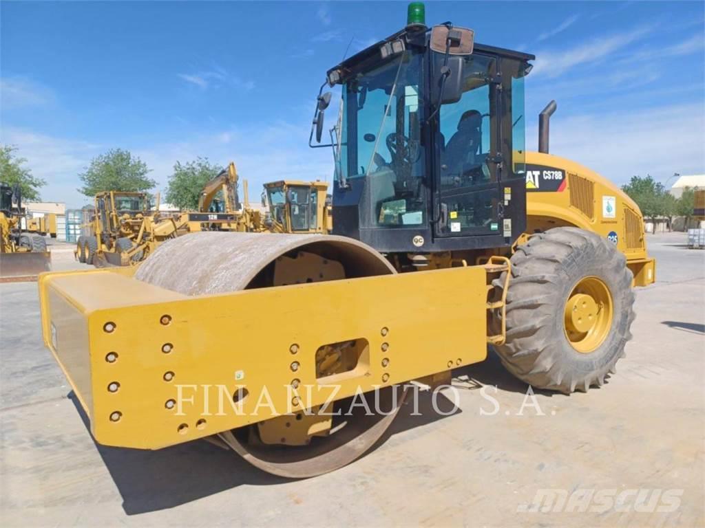 Caterpillar CS78B Rodillos de un solo tambor