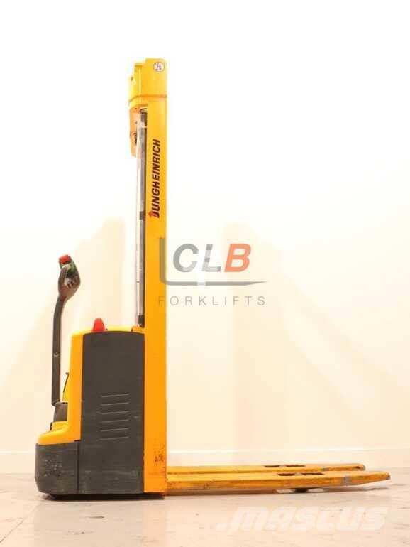Jungheinrich EJC 110 Apiladores eléctricos autopropulsados