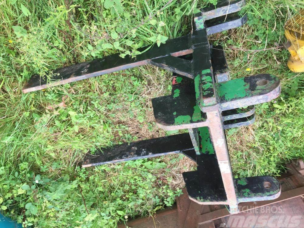  Tractor mounted front linkage frame Tractores