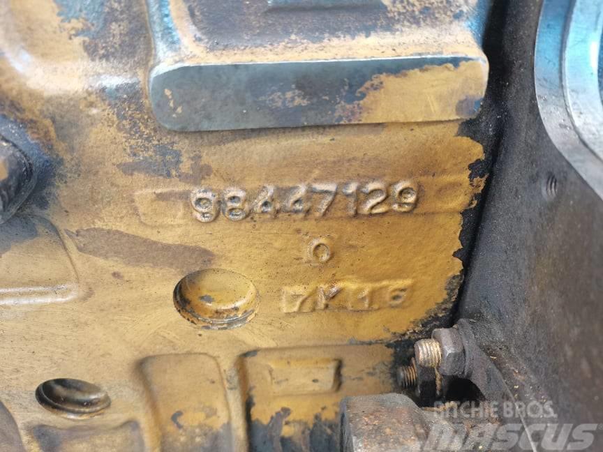 New Holland FX 38 {hull engine Fiat Iveco 8215.42} Motores