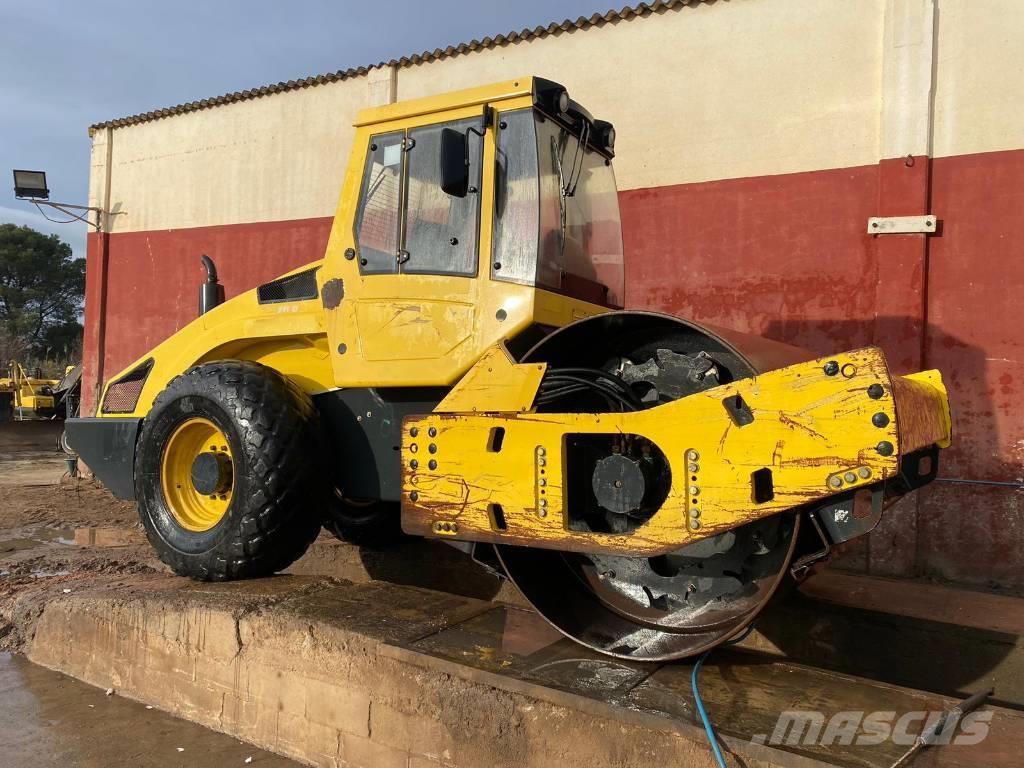 Bomag BW 211 D-4 Rodillos de un solo tambor