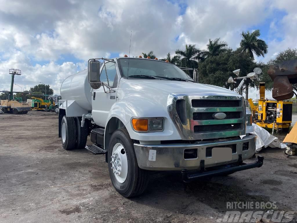 Ford F 750 SD Camiones cisterna
