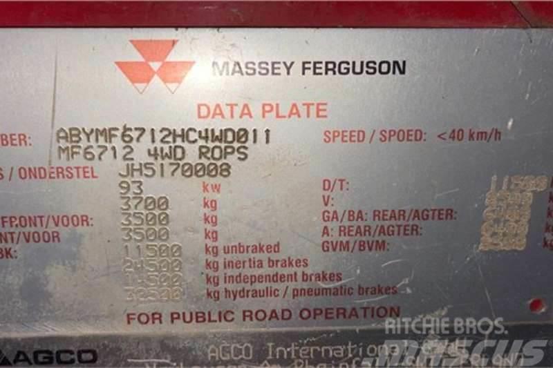 Massey Ferguson 6712 Tractores
