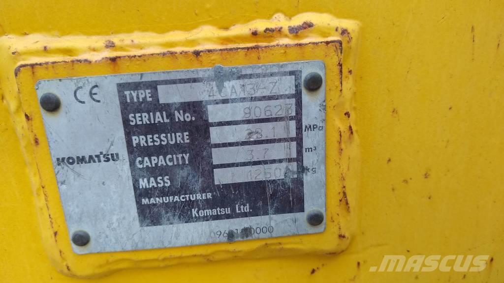 Komatsu D65PX-18 Buldozer sobre oruga