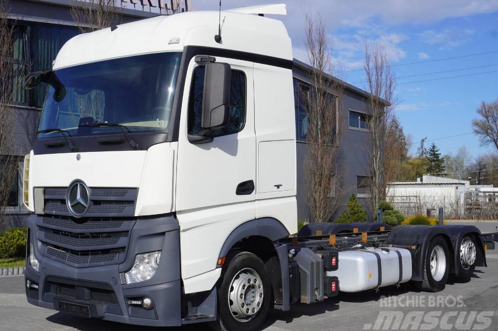 Mercedes-Benz Actros 2542 Low Deck 6×2 E6 / Chassis / third stee Camiones chasis