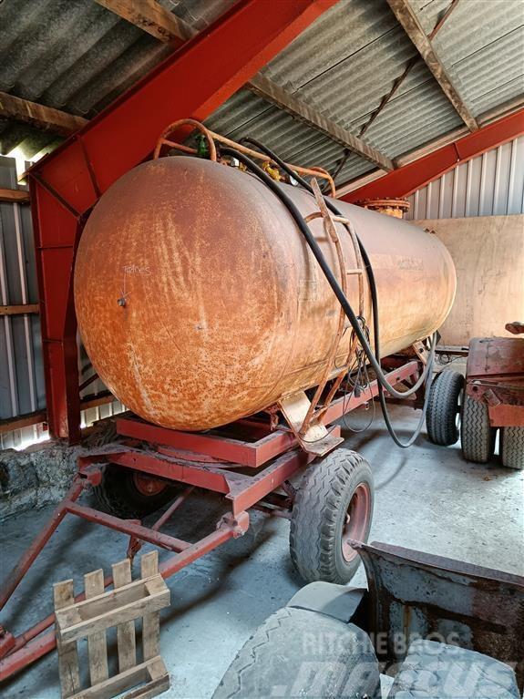  - - -  Ammoniak tankvogn ca. 3 tons Cisternas o cubas esparcidoras de purín