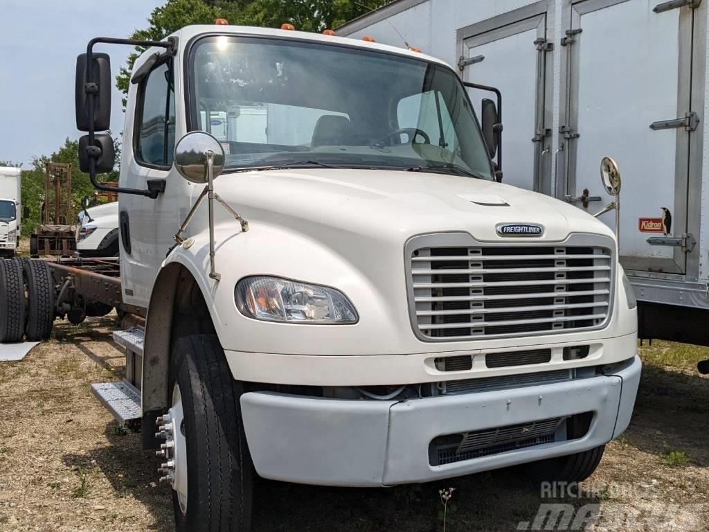 Freightliner M2106 Camiones chasis