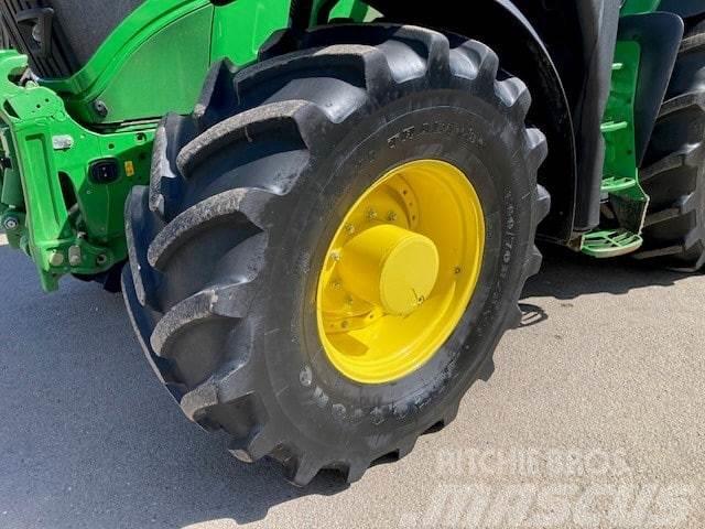 John Deere 6R215 Tractores
