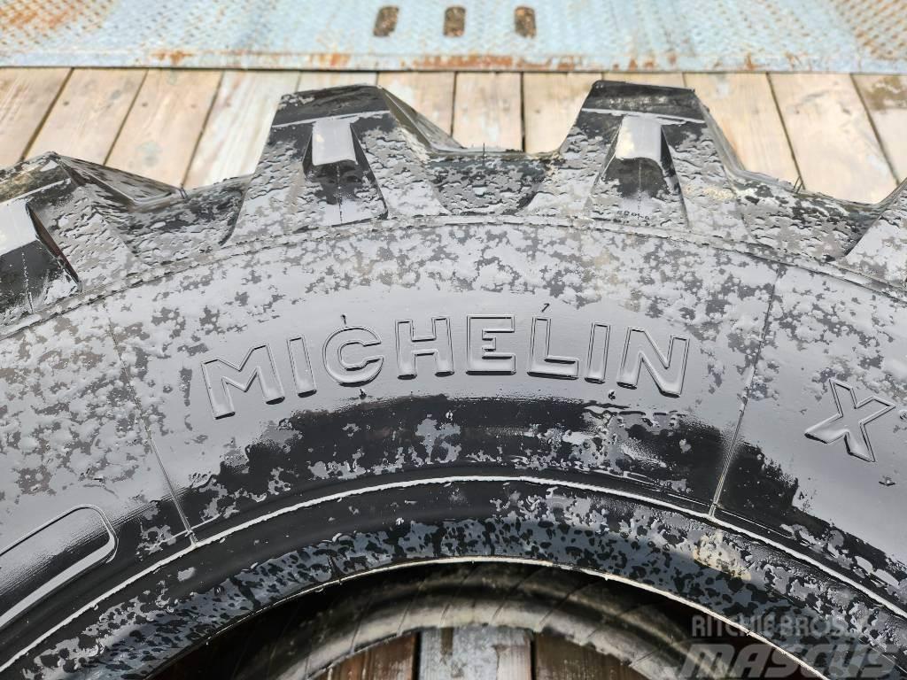 Michelin TIRE 18 R 22.5 XF Neumáticos, ruedas y llantas