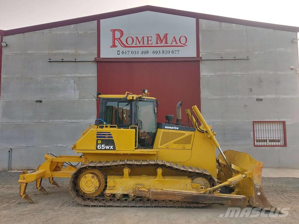 Komatsu D 65 WX-16 Buldozer sobre oruga
