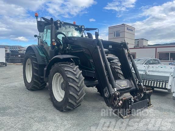 Valtra N174D MED LASTER 50 KM/T FULLDEMPET Tractores