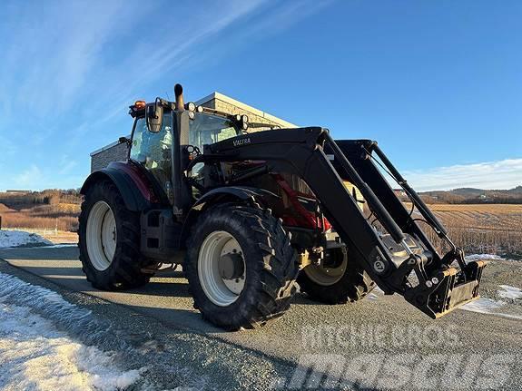 Valtra T234D MED LASTER 50 KM/T FULLDEMPET Tractores