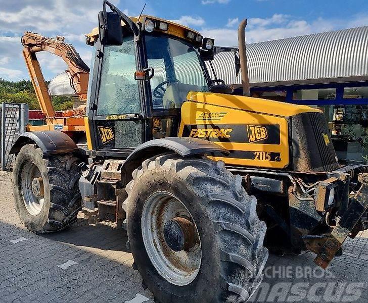 JCB Fastrac 2115 2 WD mit Gilbers Mähausleger Tractores
