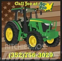 John Deere 3025E with Backhoe Tractores compactos