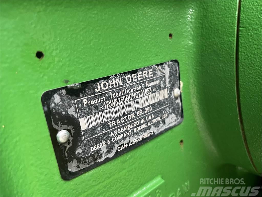 John Deere 8R 250 Tractores