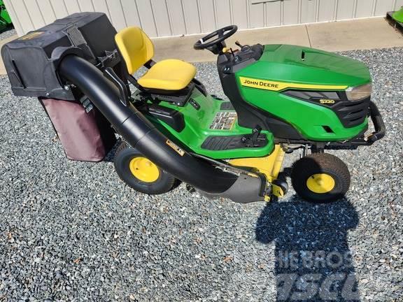 John Deere RIDING LAWN MOWER S220 Tractores corta-césped