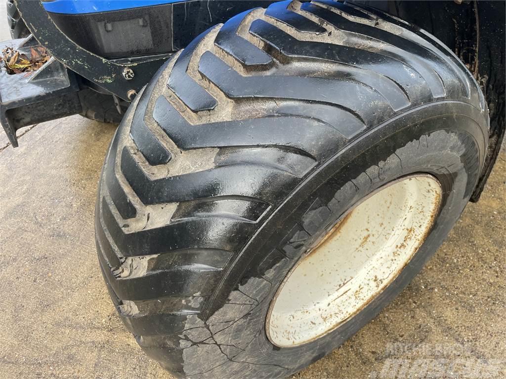 New Holland TL90 & Loader Tractores