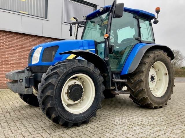 New Holland T5060 Tractores