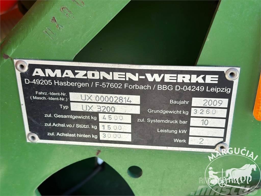 Amazone UX 3200, 3200 ltr., 24 m. Pulverizadores arrastrados