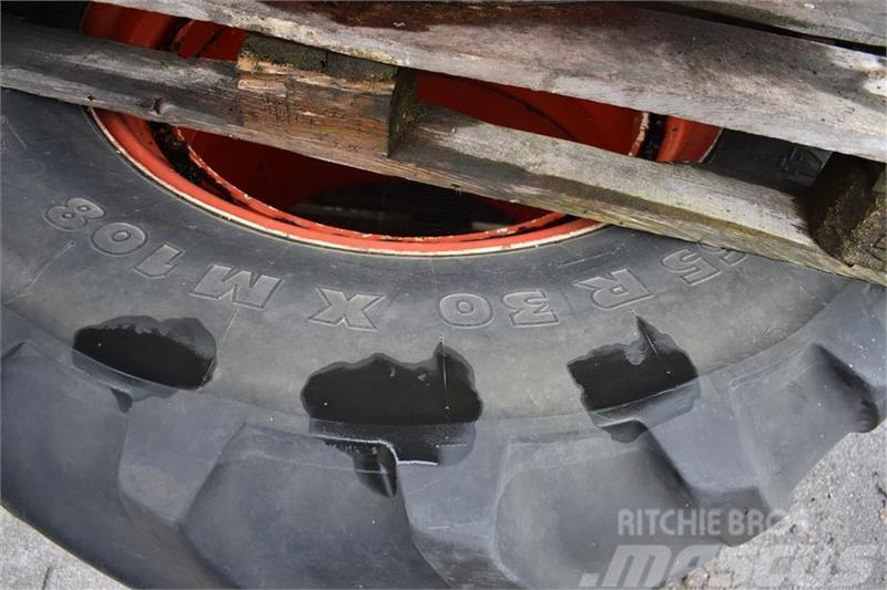 Michelin 540/65-30 Neumáticos, ruedas y llantas