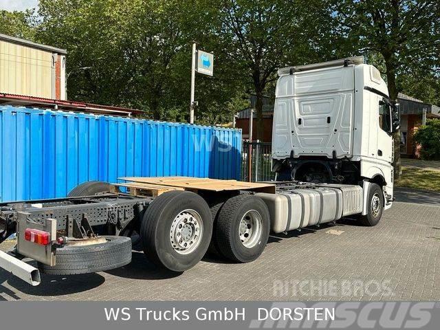Mercedes-Benz Actros 2542 LL 1 6x2 Fahrgestell 2 Stück Camiones chasis