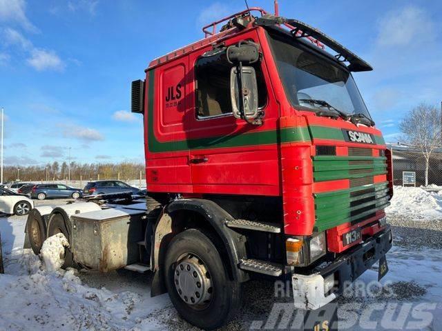 Scania 113 H / 6x2 / / Blatt-Blatt Cabezas tractoras