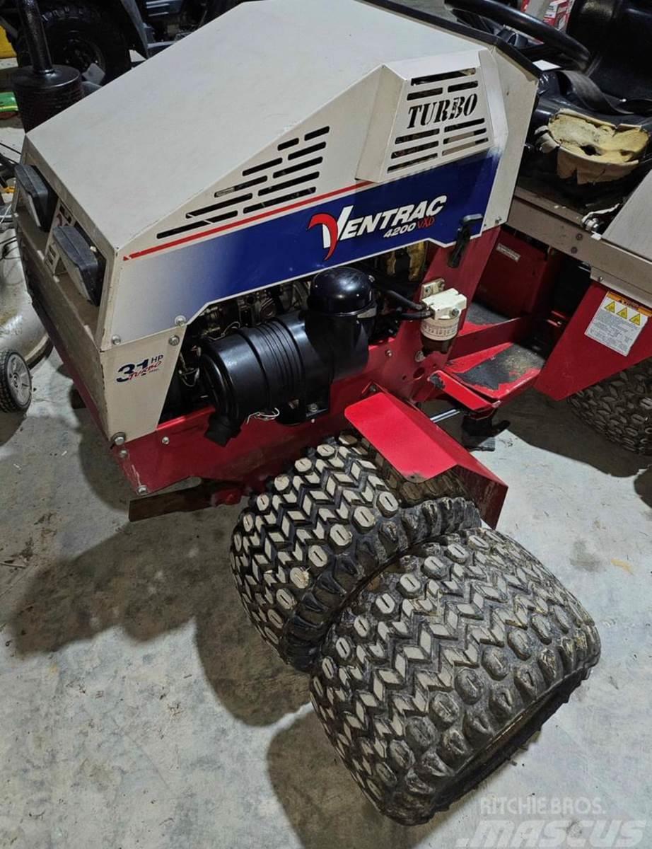 Ventrac 4200 VXD Tractores