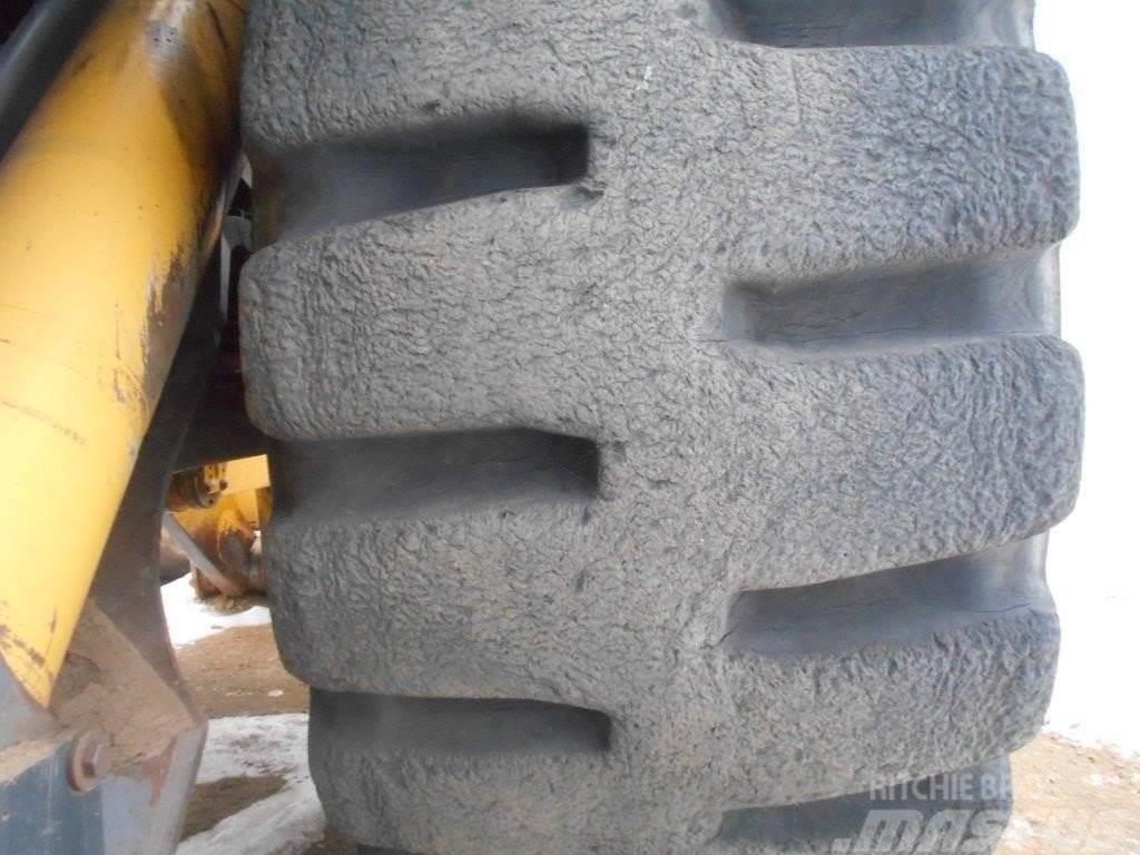 Bridgestone 65/65X 57 BRIDGESTONE D-LUG L-5 62 PLY Neumáticos, ruedas y llantas