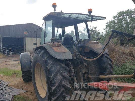 New Holland M135 Tractores