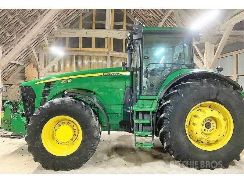 John Deere 8330 Tractores