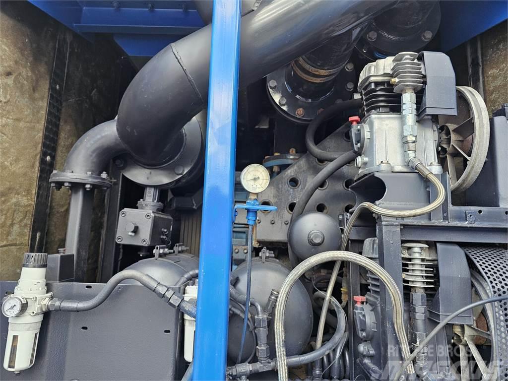 MAN TGS 35.400 Saugbagger KAISER MORO Vacuum suction - Camiones aspiradores/combi