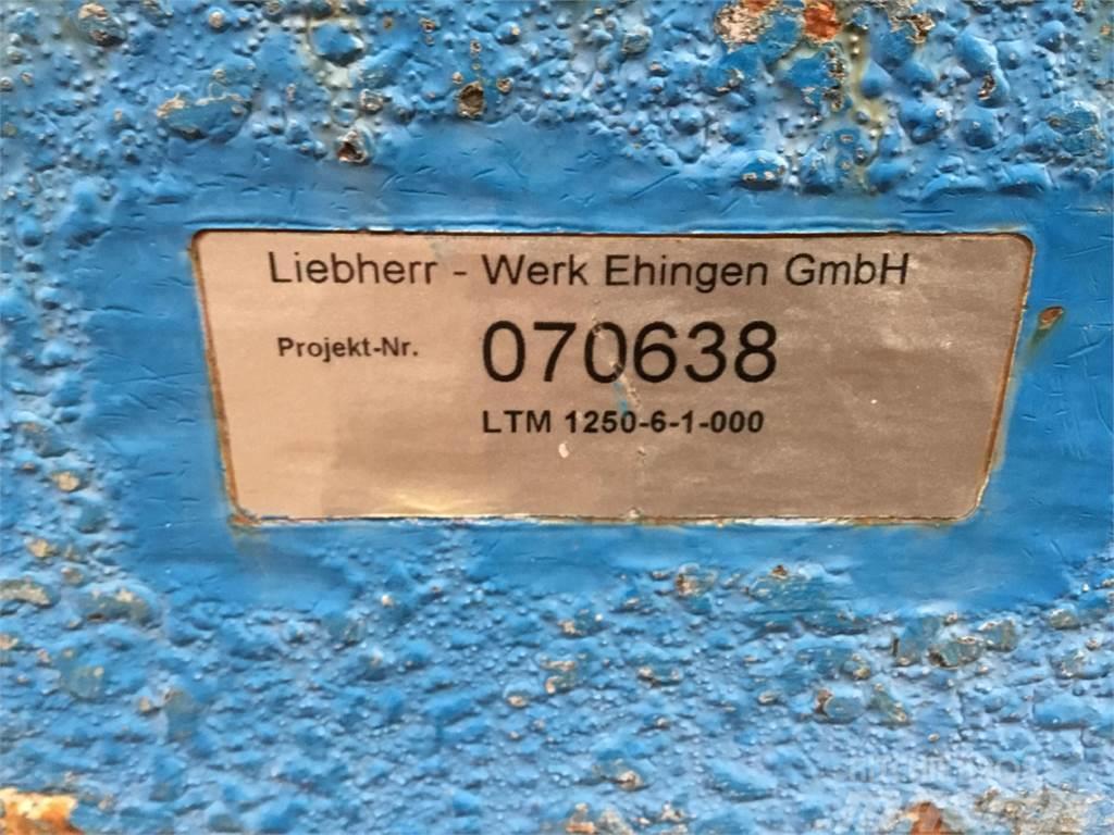 Liebherr LTM 1250-6.1 counterweight 12,5 ton Piezas y equipos para grúas