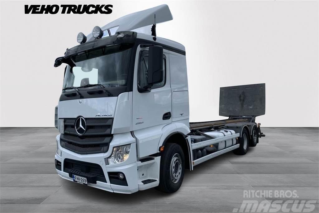 Mercedes-Benz Actros L2551 L/6x2 Camiones portacontenedores