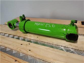 Merlo P 25.6 TOP leveling actuator