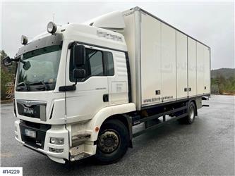 MAN TGM 18.290 4x2 box truck w/ lift & full side openi