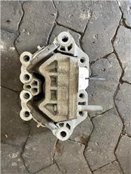 Scania SCANIA GEARBOX MOUNT 2592761