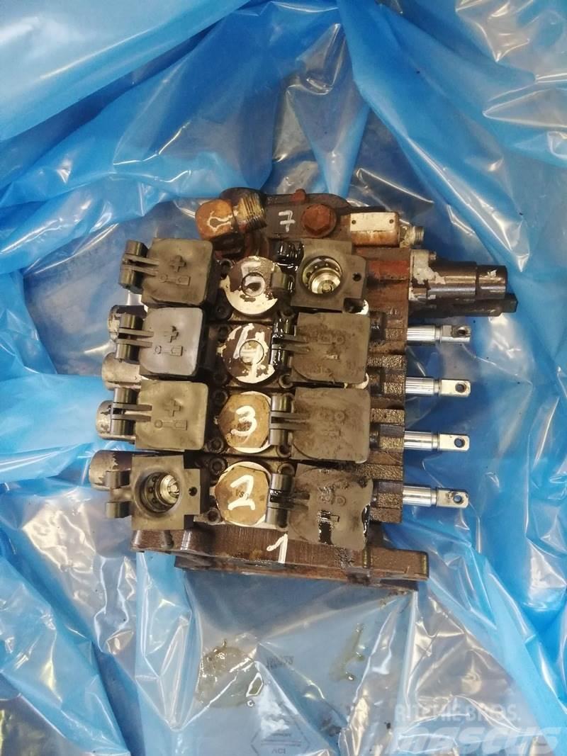 Fiat G170 Remote control valve Hidráulicos