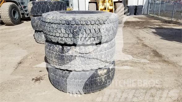 Bridgestone SNOW V-STEEL Neumáticos, ruedas y llantas
