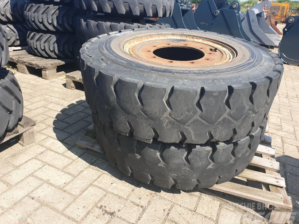  2x tires and rims 12.00-20 Neumáticos, ruedas y llantas