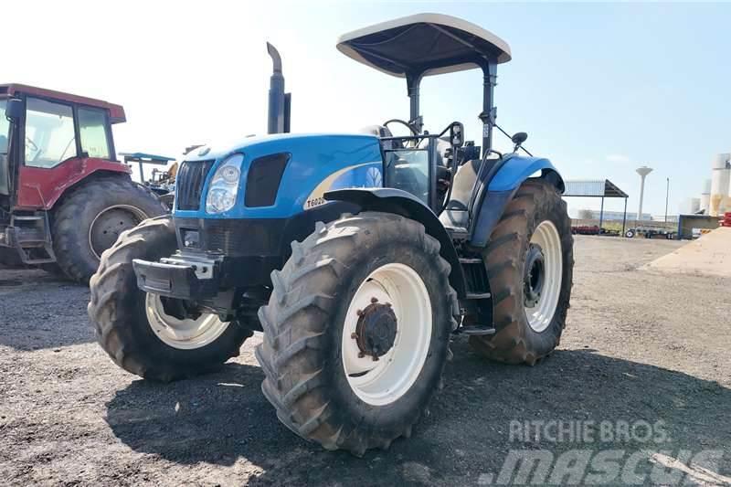 New Holland T6020 Now stripping for spares. Tractores