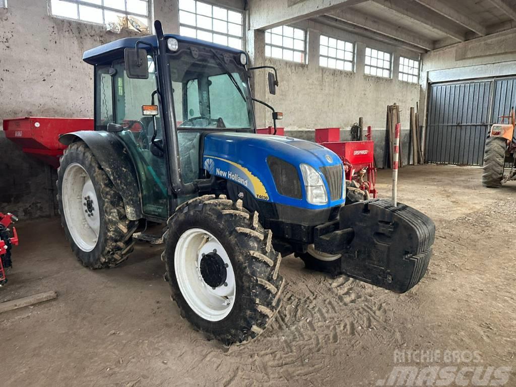 New Holland T 4030 Tractores
