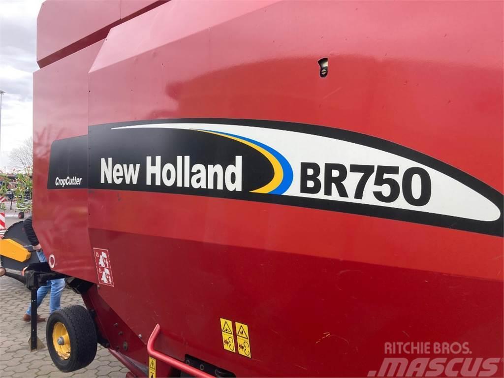 New Holland BR 750 Crop Cutter Rotoempacadoras