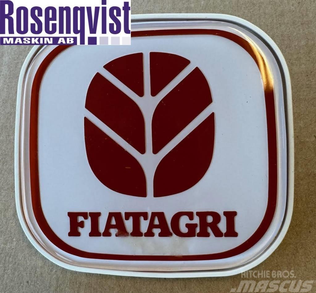 Fiat New genuine Fiat badge 5135072, 5130753 Cabina